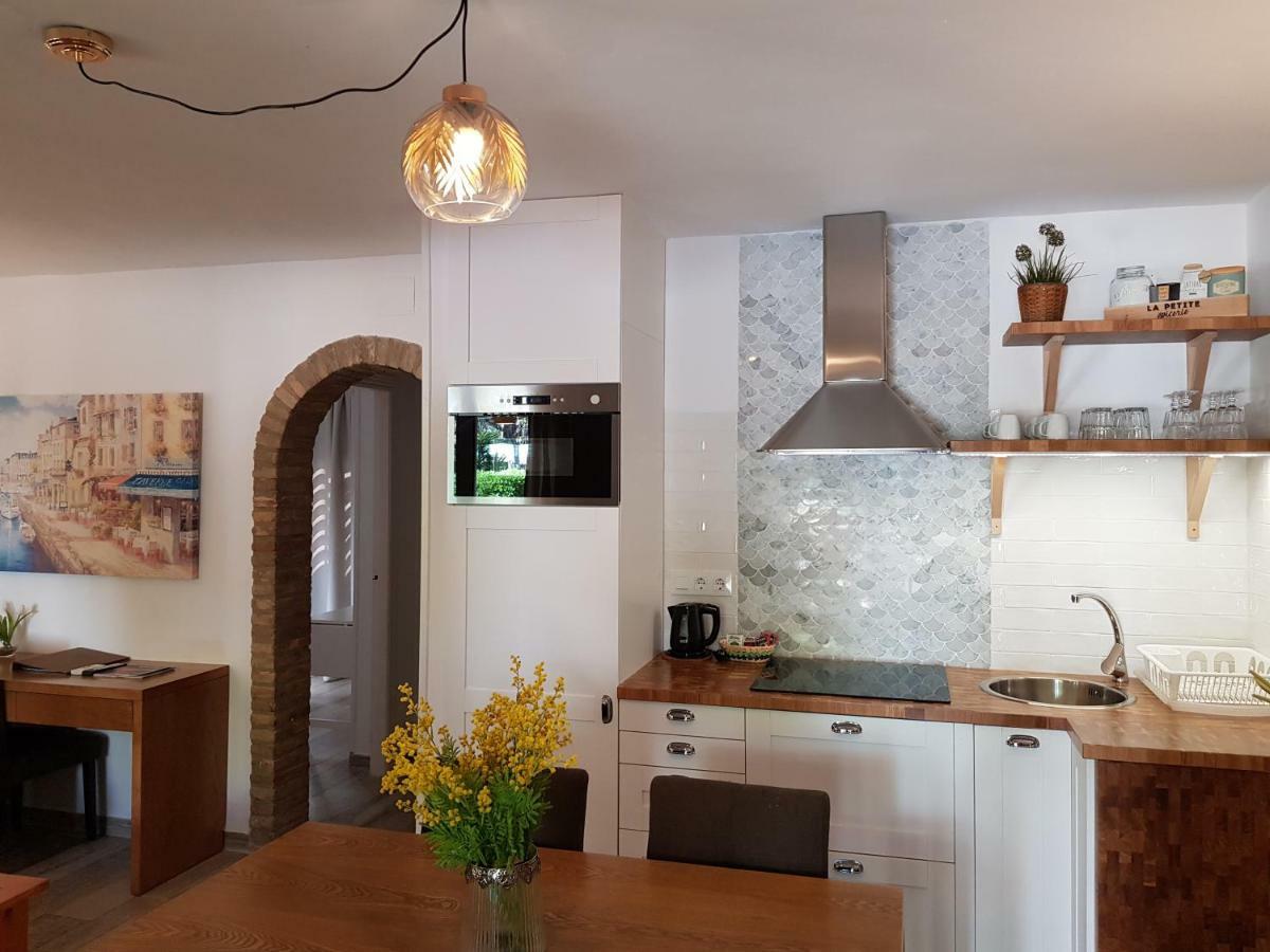 Apartamento Mr Racona. 41 Apartment Дения Екстериор снимка